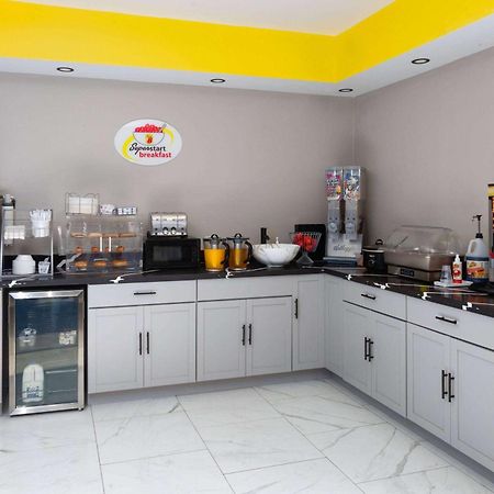 Super 8 By Wyndham Olney Motel Luaran gambar